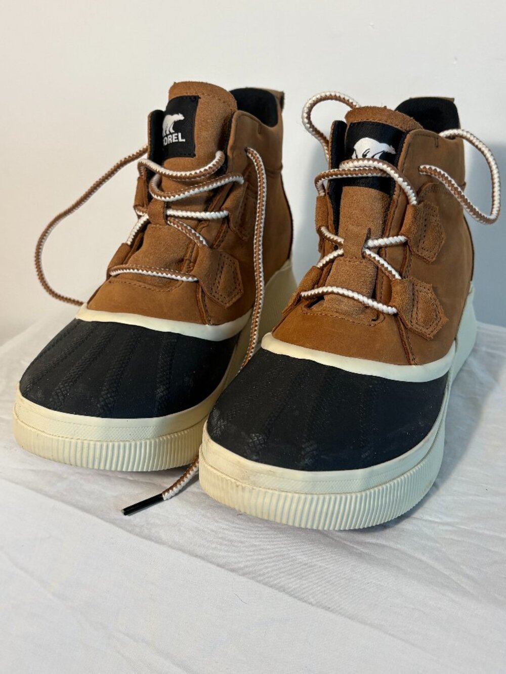 Sorel Out N About Waterproof Duck Boots Tan Black Women’s Size 9